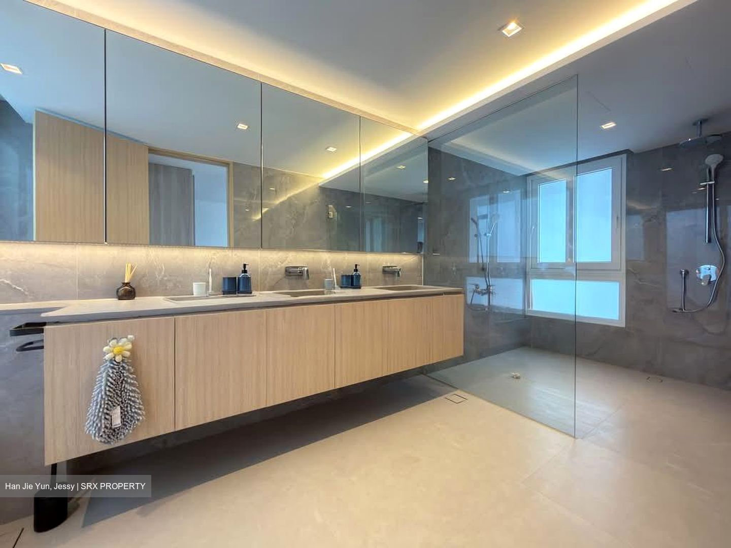Serangoon Garden Estate (D19), Terrace #581227791
